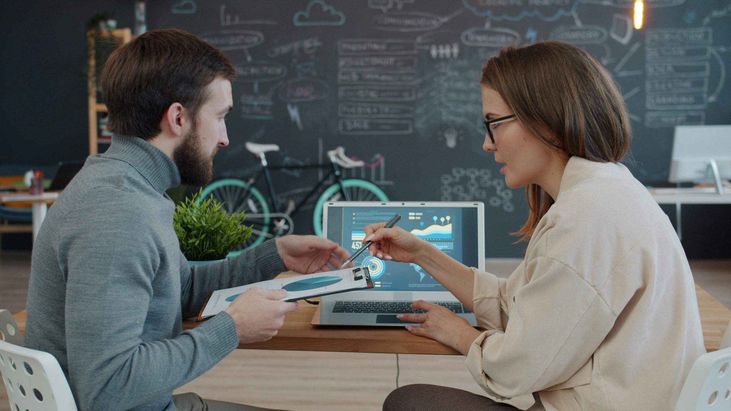 Datenextraktion für Benchmarks aus Fachberichten